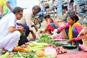 आफ्नै बारीको तरकारीले आत्मनिर्भर बनायो